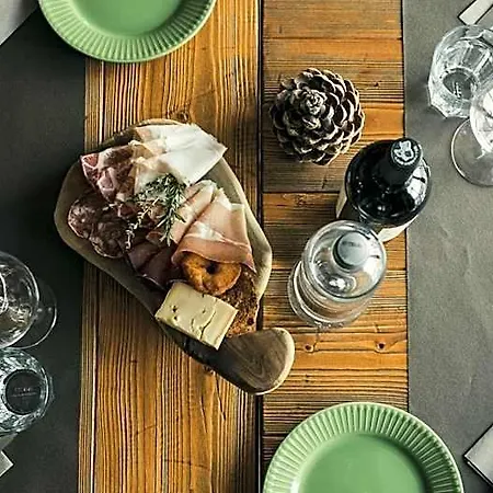 Les Fleurs 3*